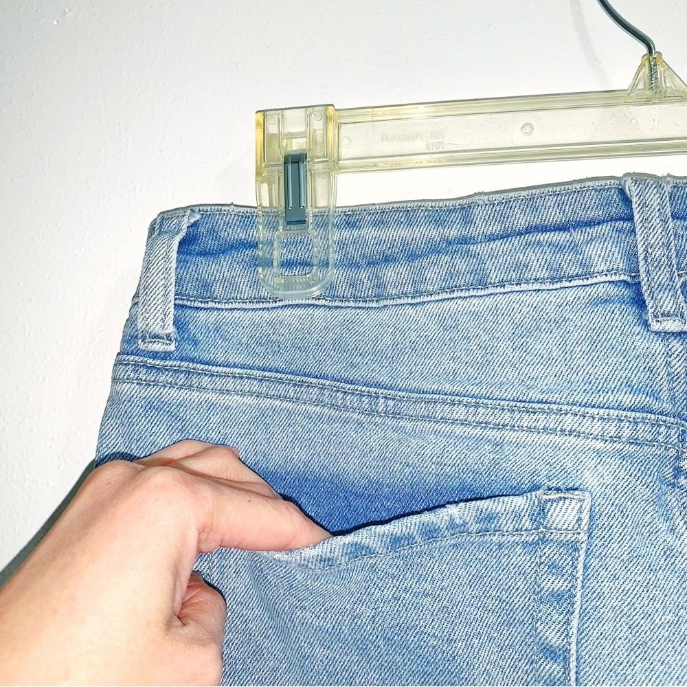 CELLO Ripped Mom Jeans - Picture 5 of 6